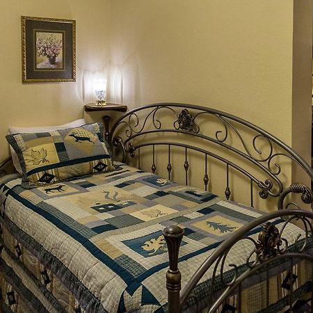 אנקורג' Highland Glen Lodge B&B מראה חיצוני תמונה