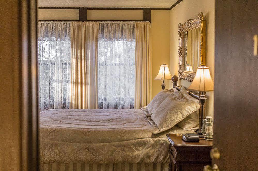 אנקורג' Highland Glen Lodge B&B מראה חיצוני תמונה