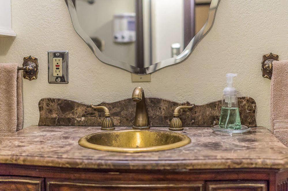 אנקורג' Highland Glen Lodge B&B מראה חיצוני תמונה