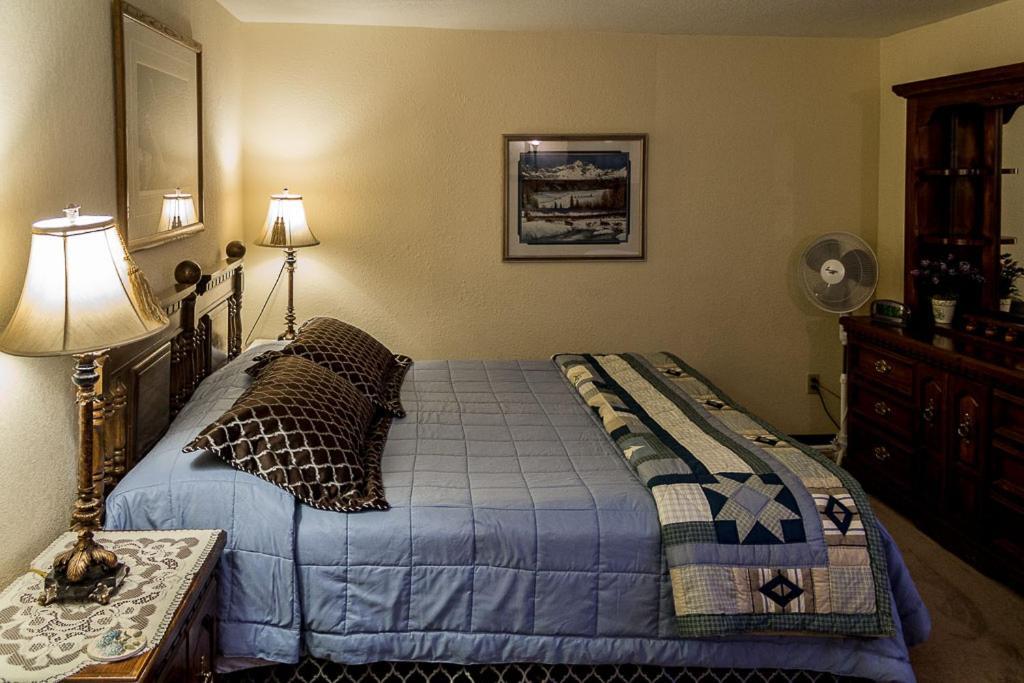 אנקורג' Highland Glen Lodge B&B מראה חיצוני תמונה