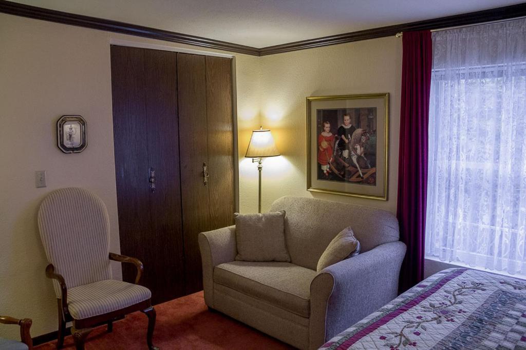 אנקורג' Highland Glen Lodge B&B מראה חיצוני תמונה