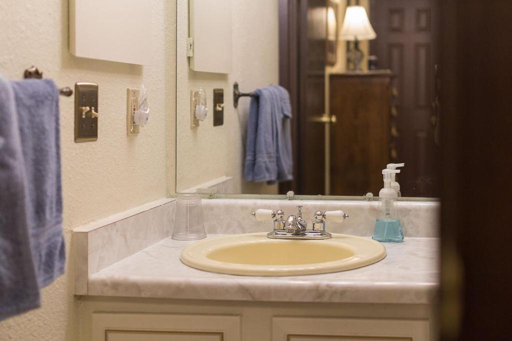אנקורג' Highland Glen Lodge B&B מראה חיצוני תמונה